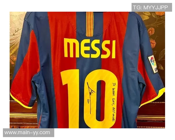 安哥拉队长赛后自豪展示与梅西交换的签名球衣将永久珍藏 安哥拉队长赛后自豪展示与梅西交换的签名球衣将永久珍藏