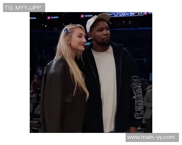 库里为妹布林克庆祝24岁生日超模身材火辣风情万种引人瞩目 库里为妹布林克庆祝24岁生日超模身材火辣风情万种引人瞩目